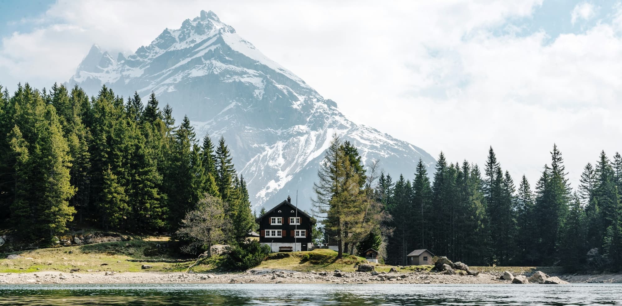 marketing:showcaseCreditCardsBadge background